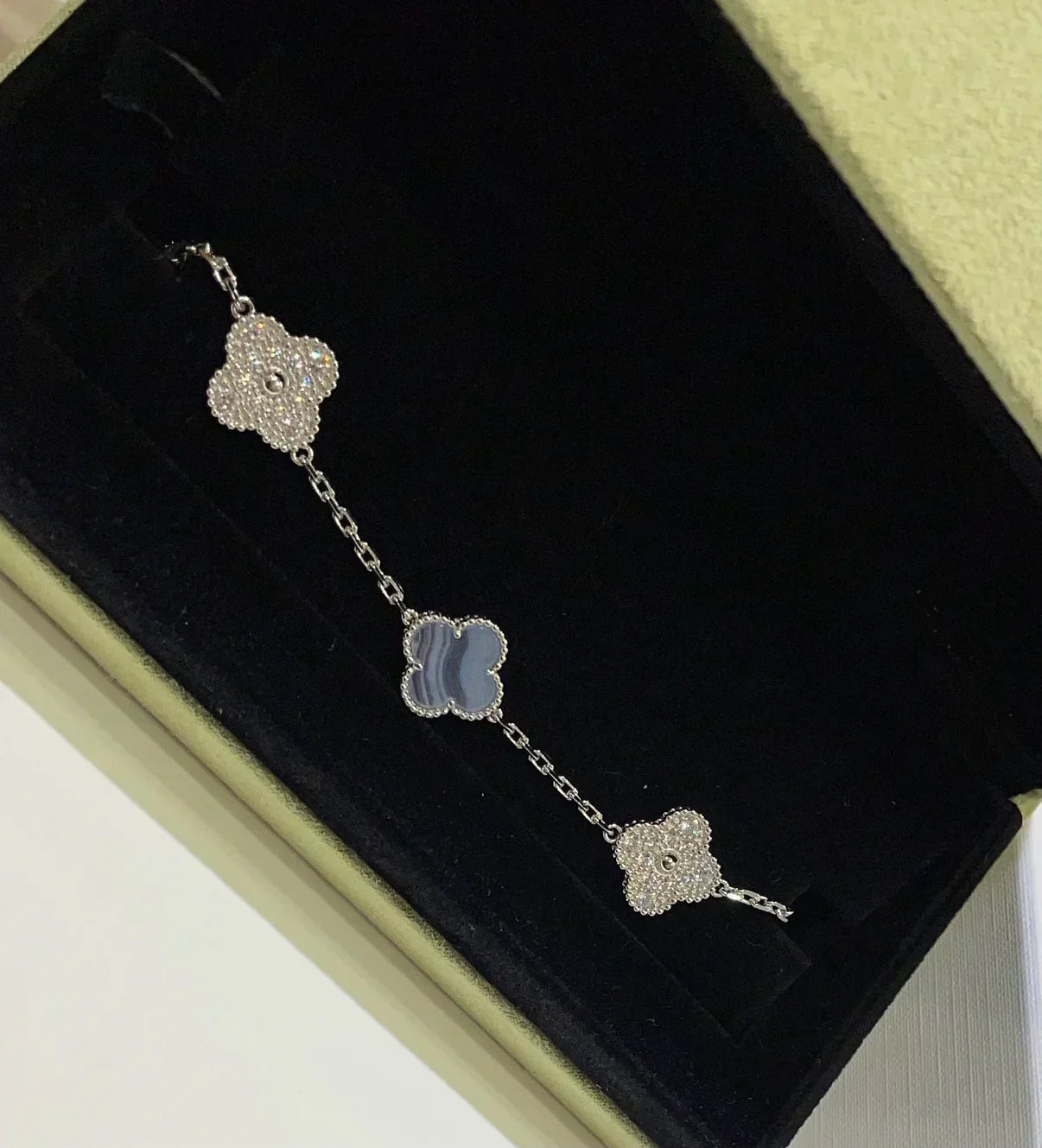 [⭐Luxery] CLOVER 5 MOTIF PURPLE CHALCEDONY BRACELET COLLECTION
