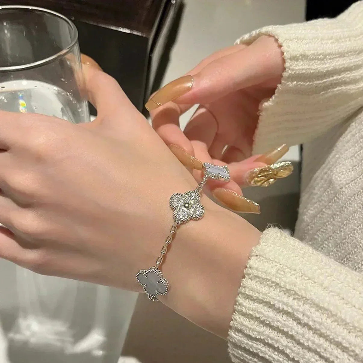 [⭐Luxery] CLOVER 5 MOTIF PURPLE CHALCEDONY BRACELET COLLECTION
