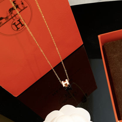 [⭐Luxery]H WHITE SQUARE GOLD NECKLACE