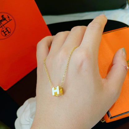 [⭐Luxery]H WHITE SQUARE GOLD NECKLACE