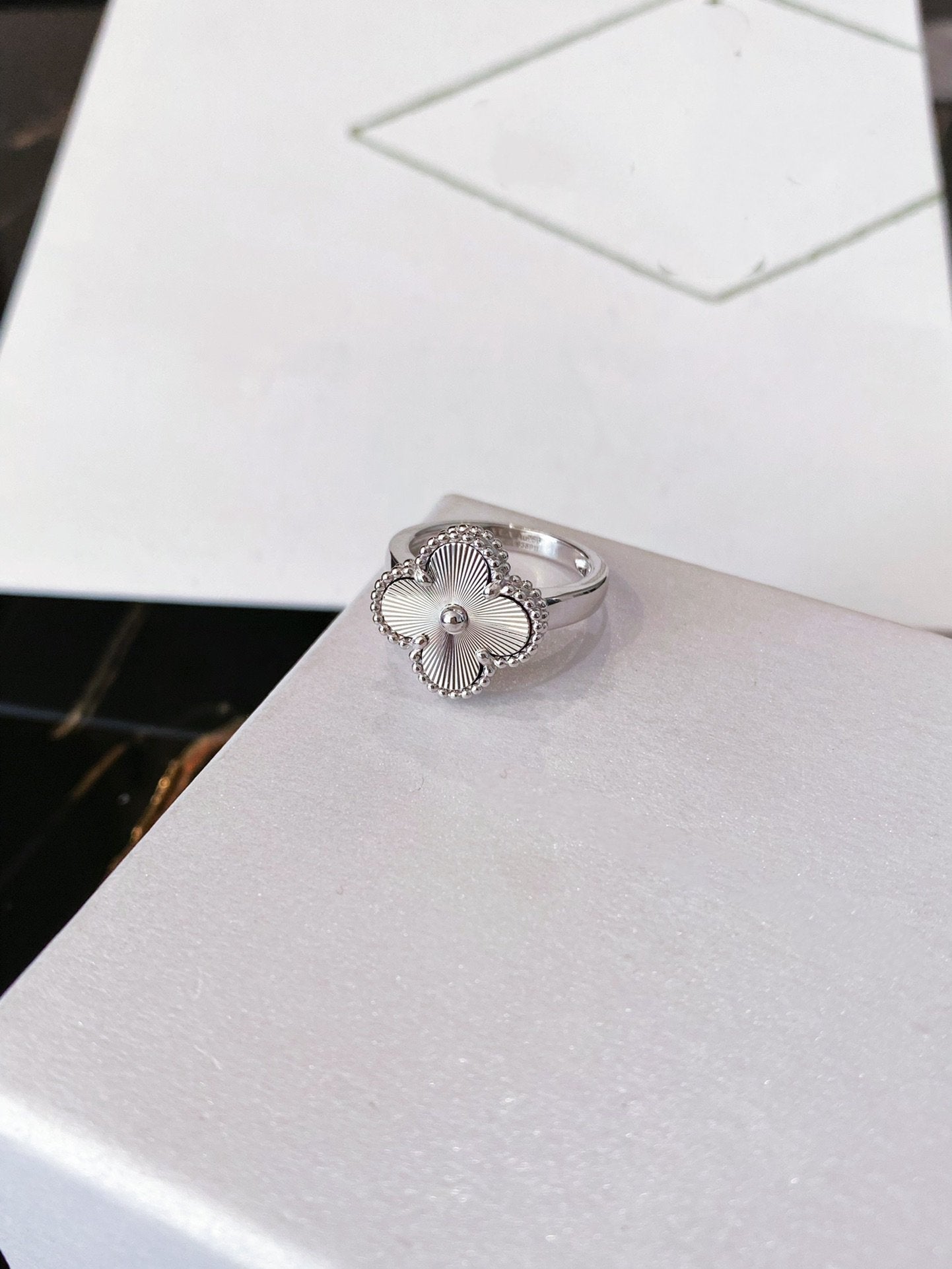 [⭐Luxery]CLOVER SILVER RING