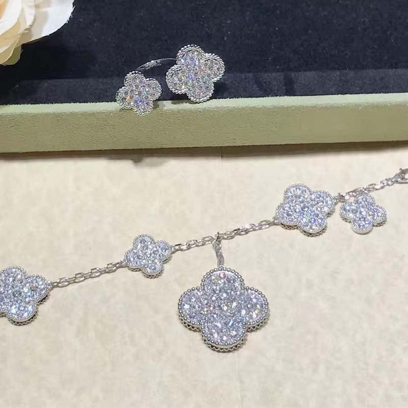 [⭐Luxery]CLOVER 6 MOTIFS SILVER DIAMOND BRACELET
