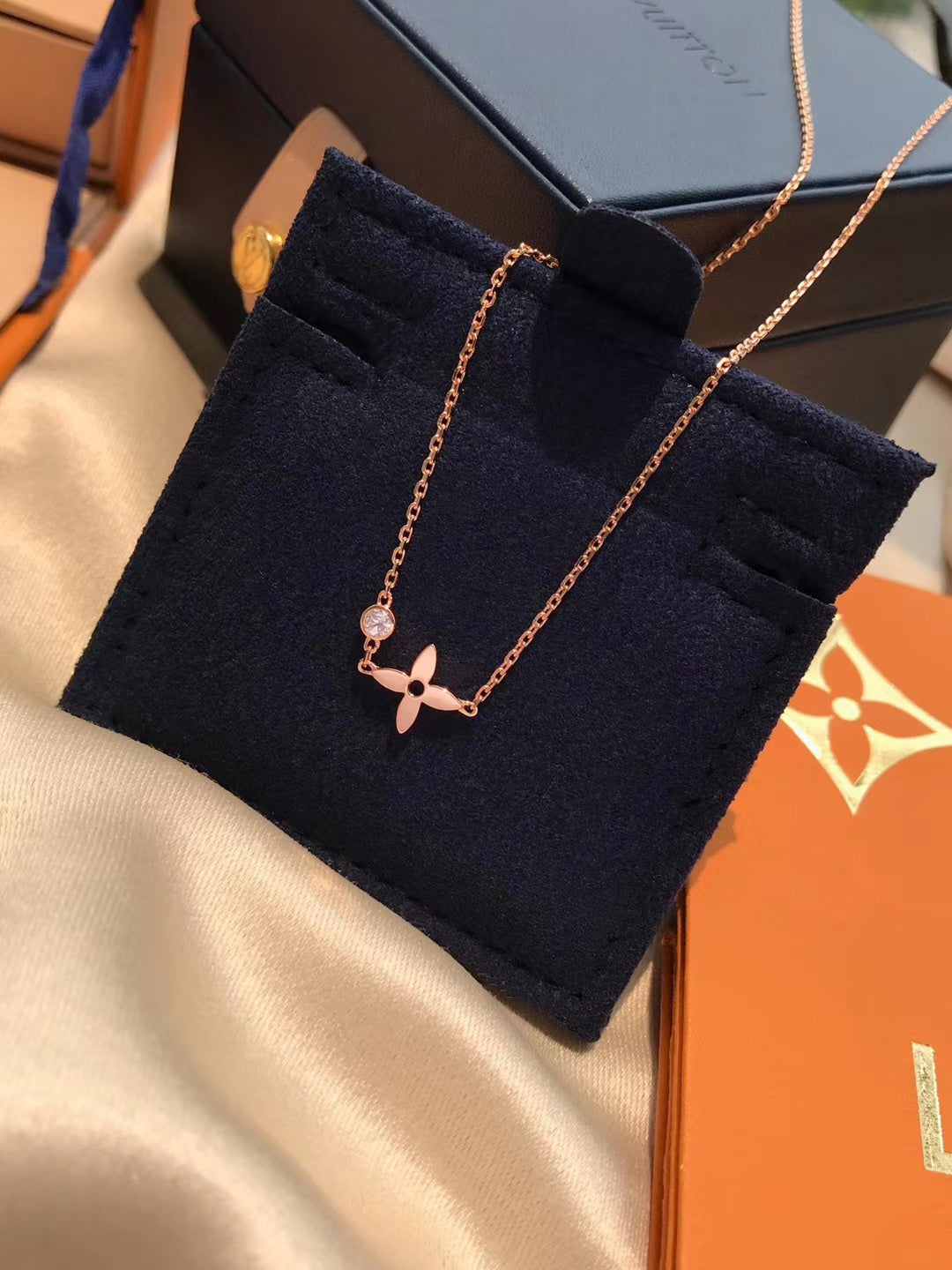 [⭐Luxery]BLOSSOM PENDANT PINK GOLD AND DIAMOND