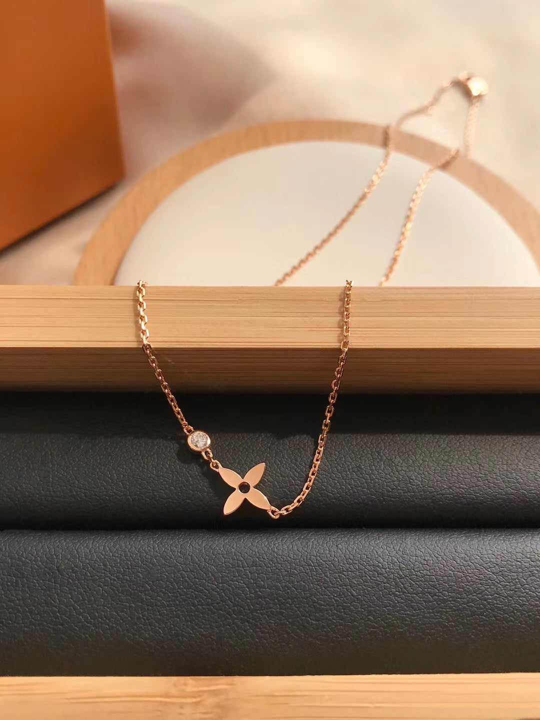 [⭐Luxery]BLOSSOM PENDANT PINK GOLD AND DIAMOND