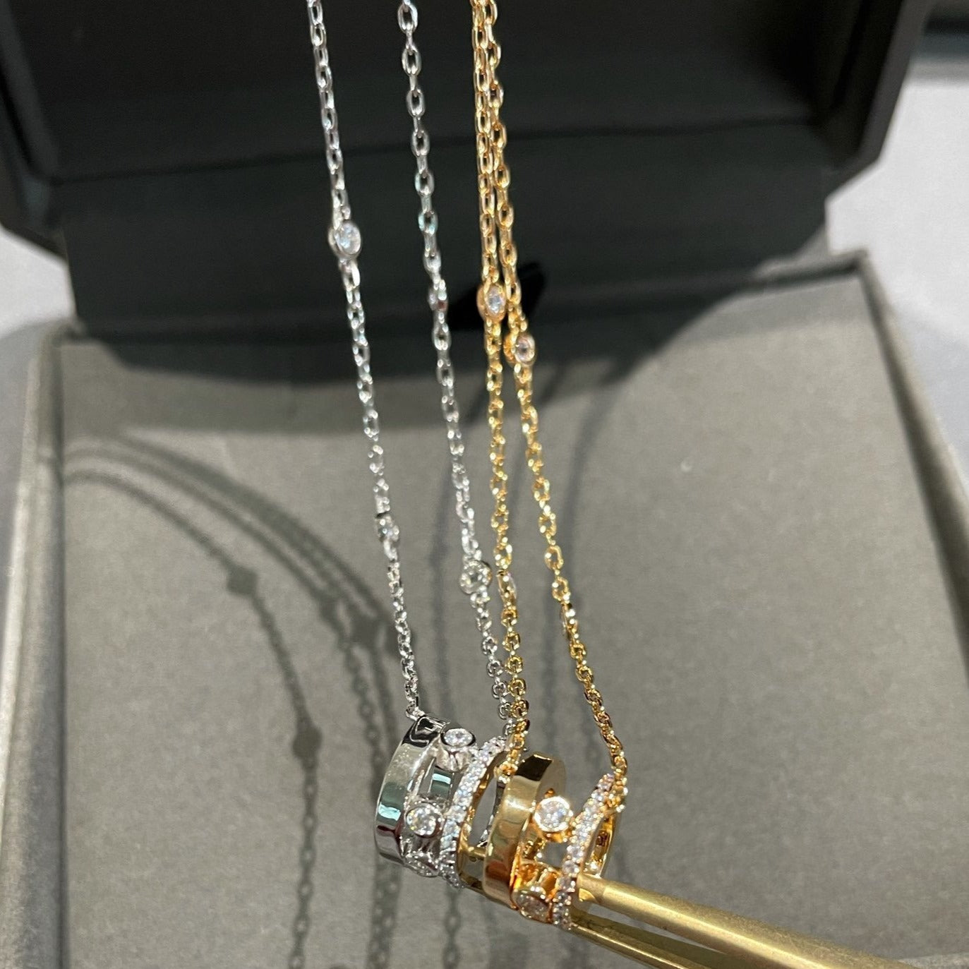 [⭐Luxery]CHAIN MOVE ROMANE PEDAND NECKLACE
