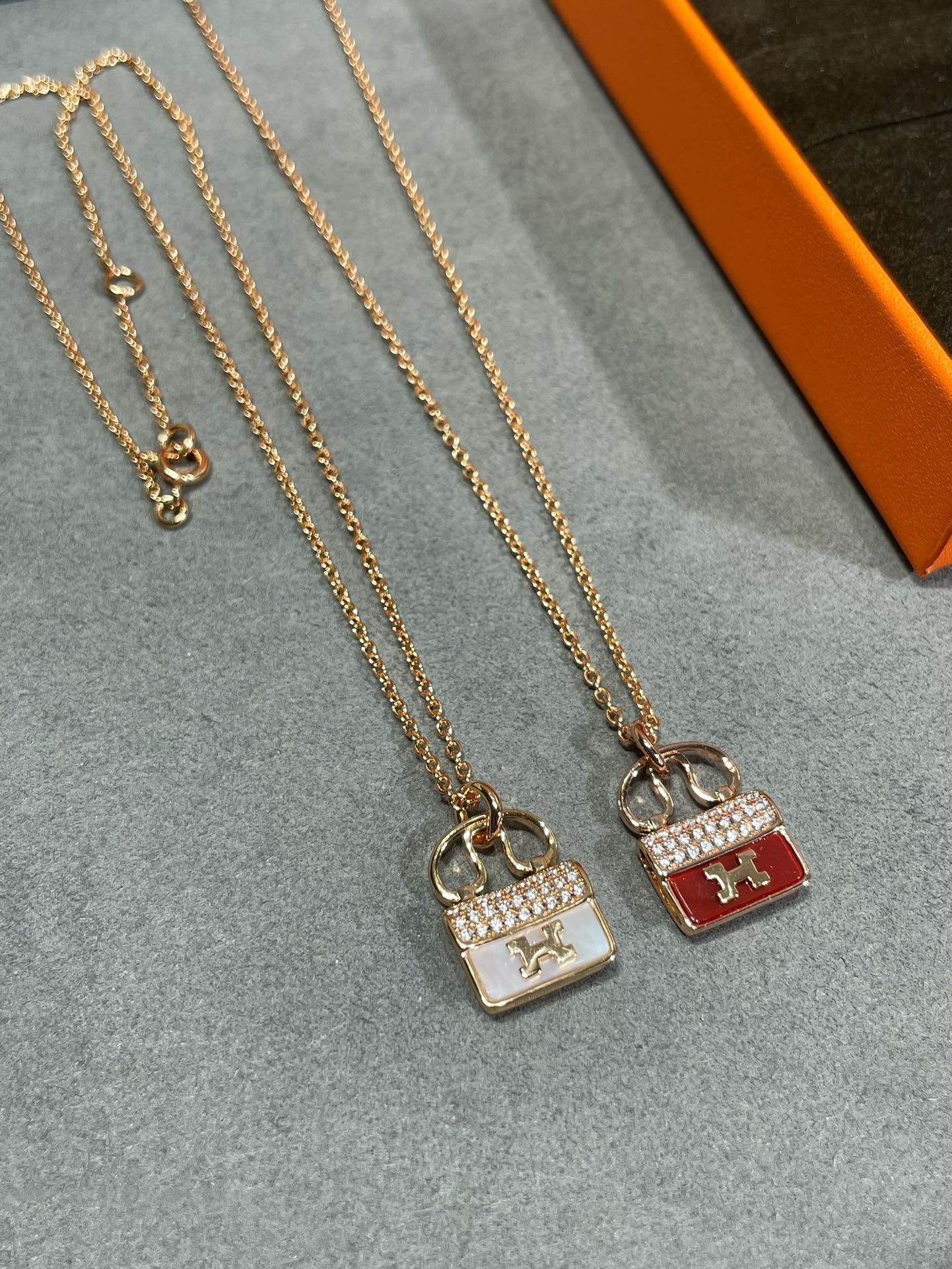 [⭐Luxery]H CIRCE MOISSANITE PENDANT NECKLACE GOLD