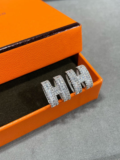 [⭐Luxery]H STUD EARRINGS WITH SILVER DIAMONDS