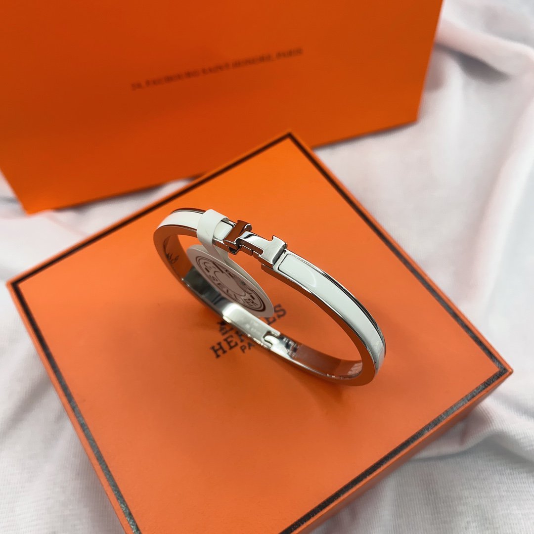[⭐Luxery]CLASSIC HM CLIC WHITE 8MM ENAMEL BRACELET
