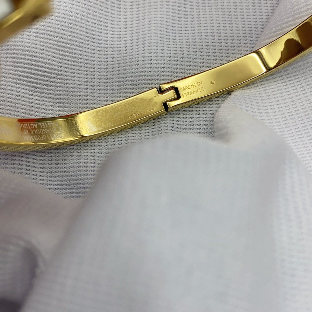 [⭐Luxery]CLASSIC HM CLIC WHITE 8MM ENAMEL BRACELET