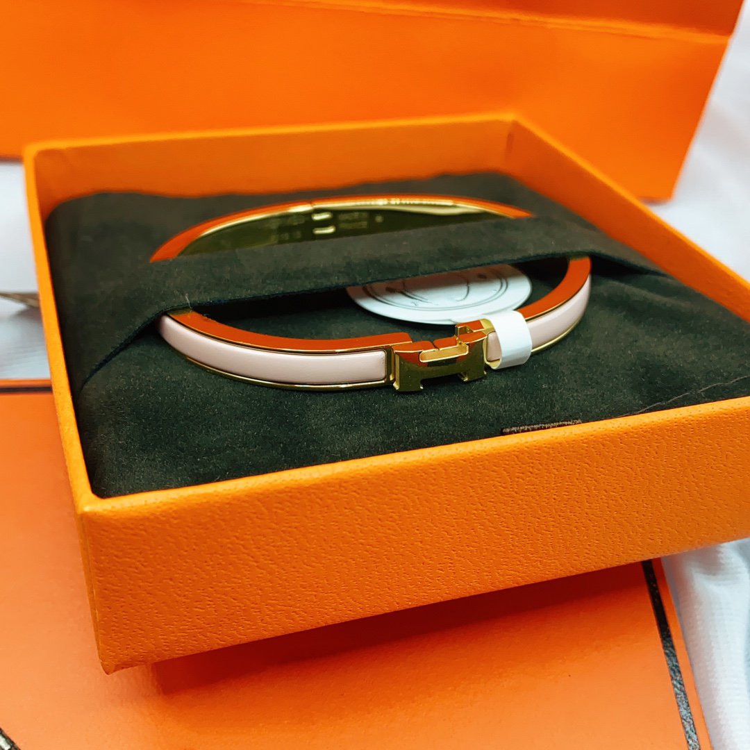 [⭐Luxery]CLASSIC HM CLIC  PINK 8MM ENAMEL BRACELET