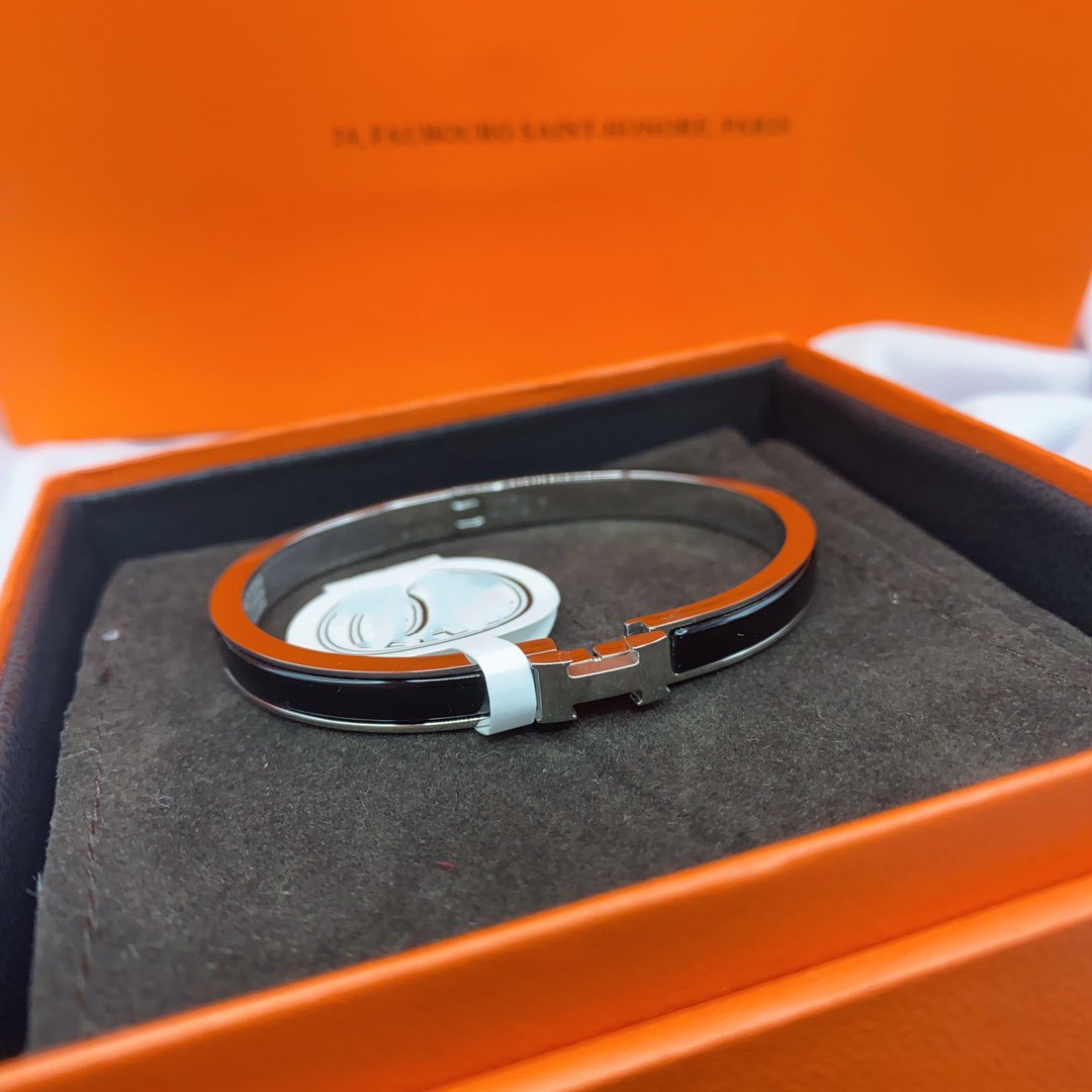 [⭐Luxery]CLASSIC HM CLIC BLACK 8MM ENAMEL BRACELET
