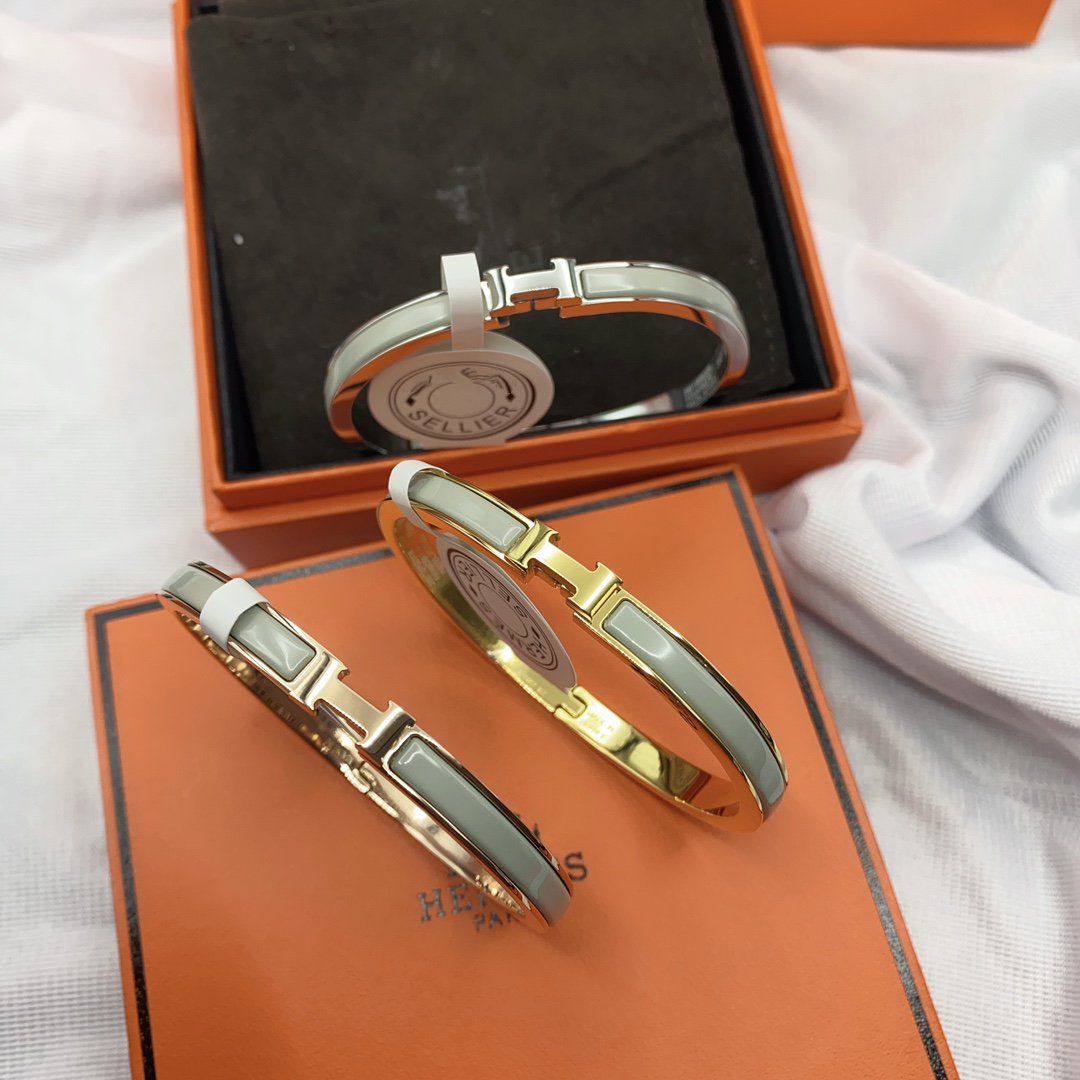 [⭐Luxery]CLASSIC HM CLIC GREEN 8MM ENAMEL BRACELET