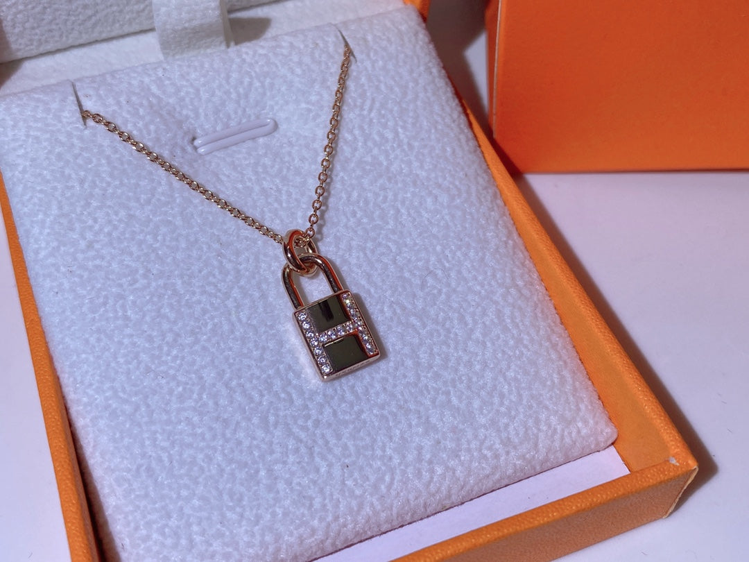 [⭐Luxery]HM ADVANCED NICHE LOCK HEAD NECKLACE DIAMONDS