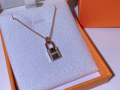 [⭐Luxery]HM ADVANCED NICHE LOCK HEAD NECKLACE DIAMONDS