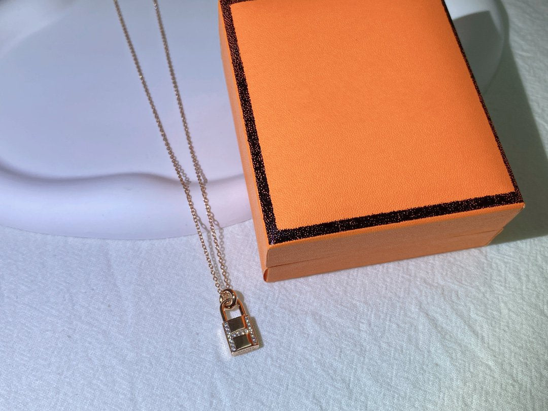 [⭐Luxery]HM ADVANCED NICHE LOCK HEAD NECKLACE DIAMONDS