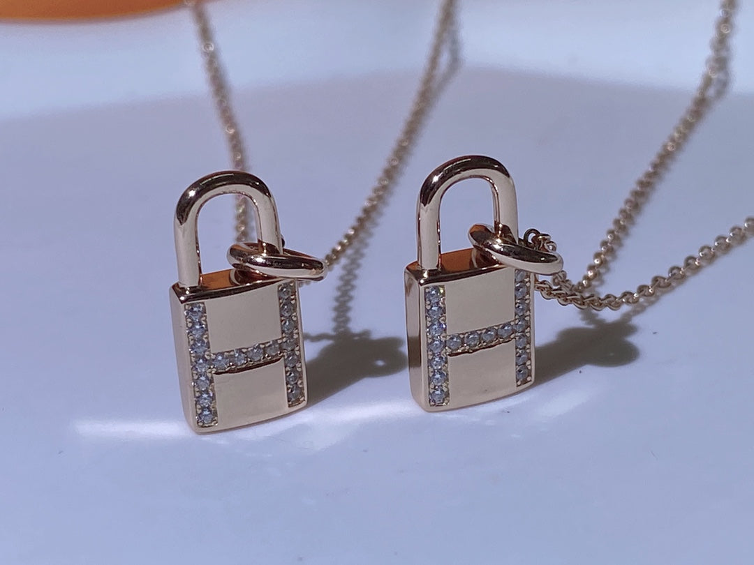 [⭐Luxery]HM ADVANCED NICHE LOCK HEAD NECKLACE DIAMONDS