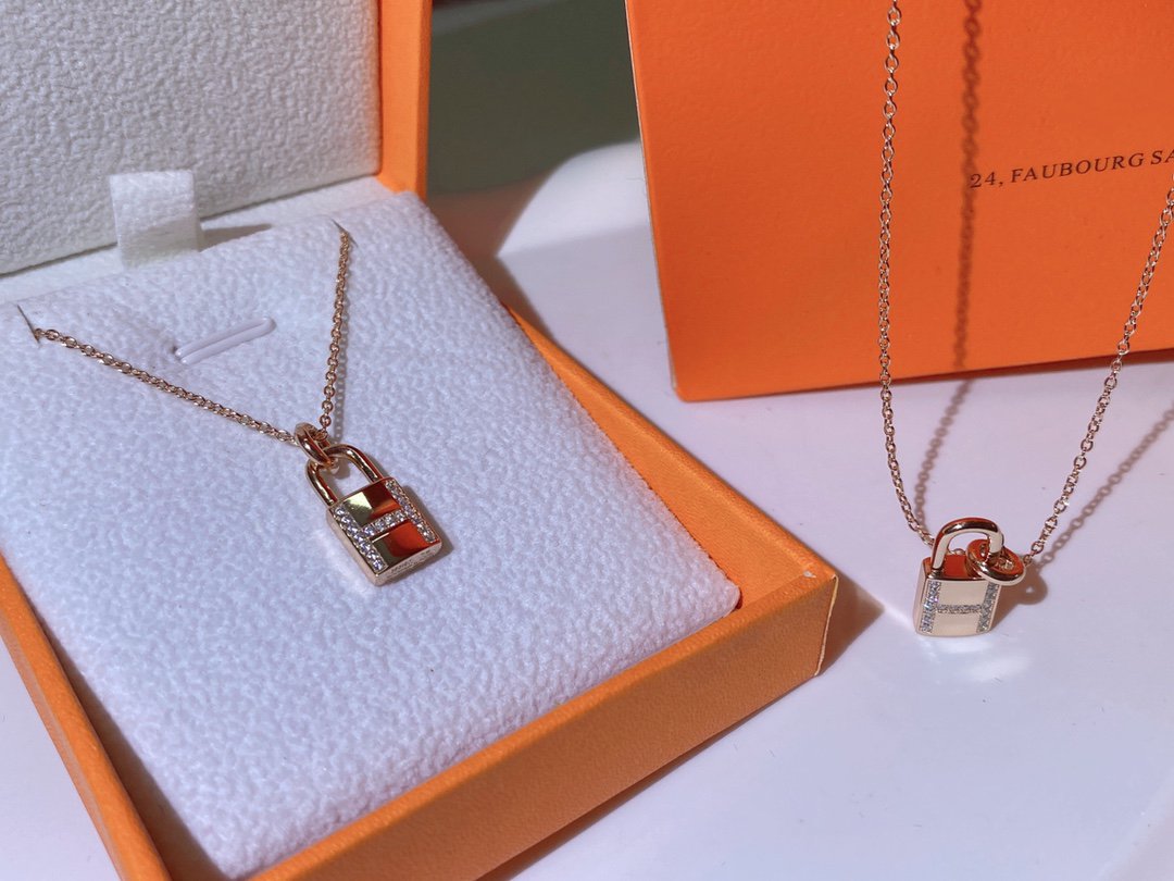 [⭐Luxery]HM ADVANCED NICHE LOCK HEAD NECKLACE DIAMONDS