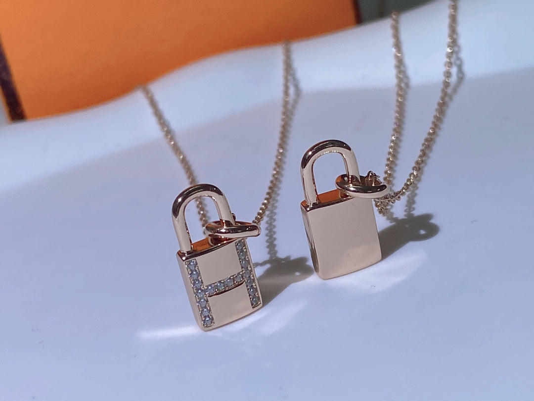[⭐Luxery]HM ADVANCED NICHE LOCK HEAD NECKLACE DIAMONDS