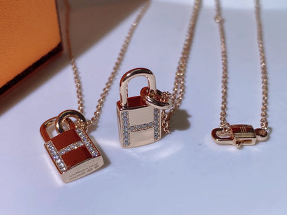 [⭐Luxery]HM ADVANCED NICHE LOCK HEAD NECKLACE DIAMONDS