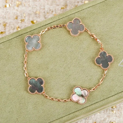 [⭐Luxery] CLOVER 5 MOTIF GRAY MOP BRACELET COLLECTION