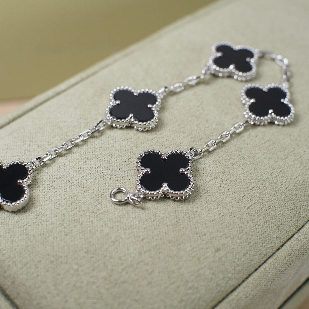 [⭐Luxery] CLOVER 5 MOTIF ONYXS BRACELET COLLECTION