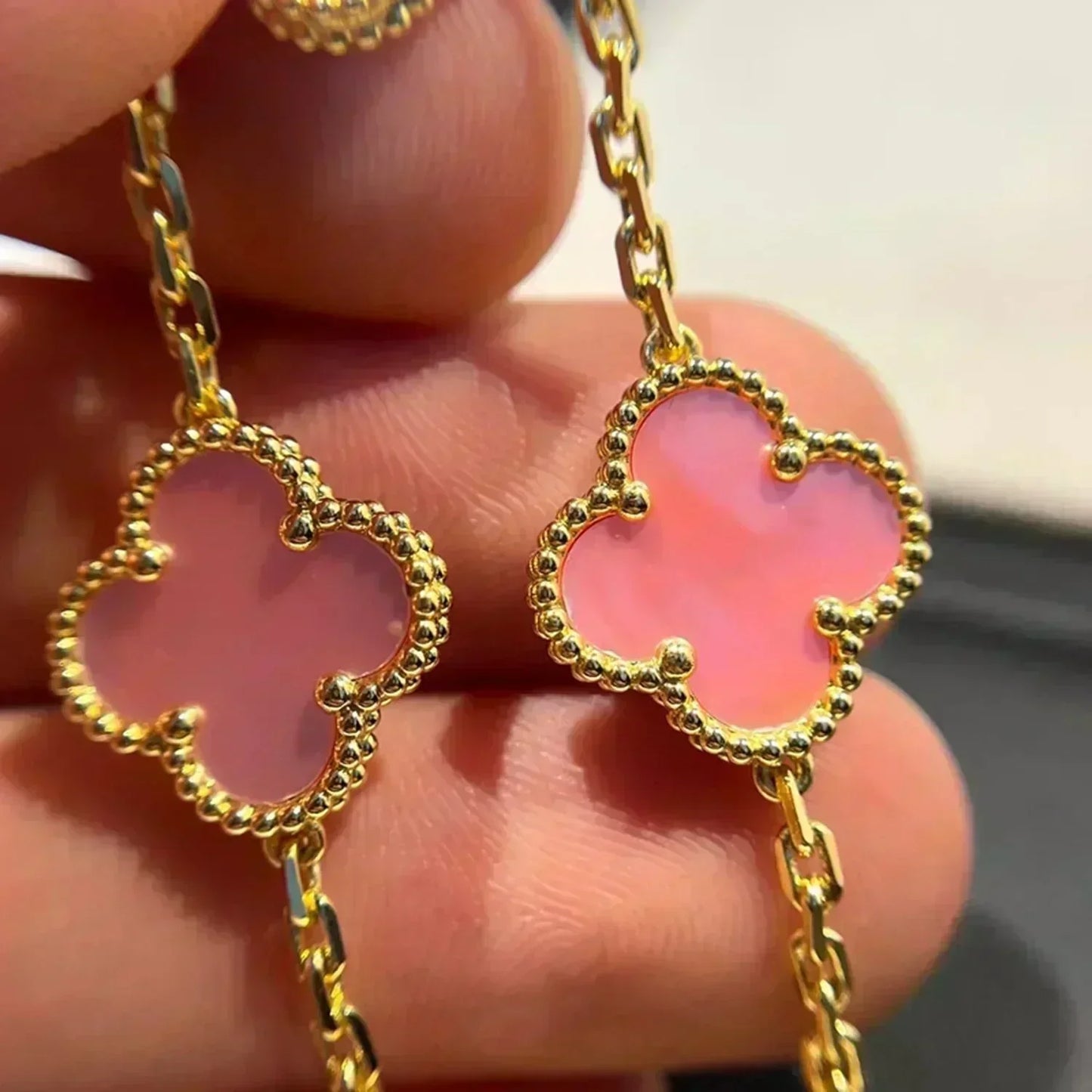 [⭐Luxery] CLOVER 5 MOTIFS  PINK MOP BRACELET COLLECTION