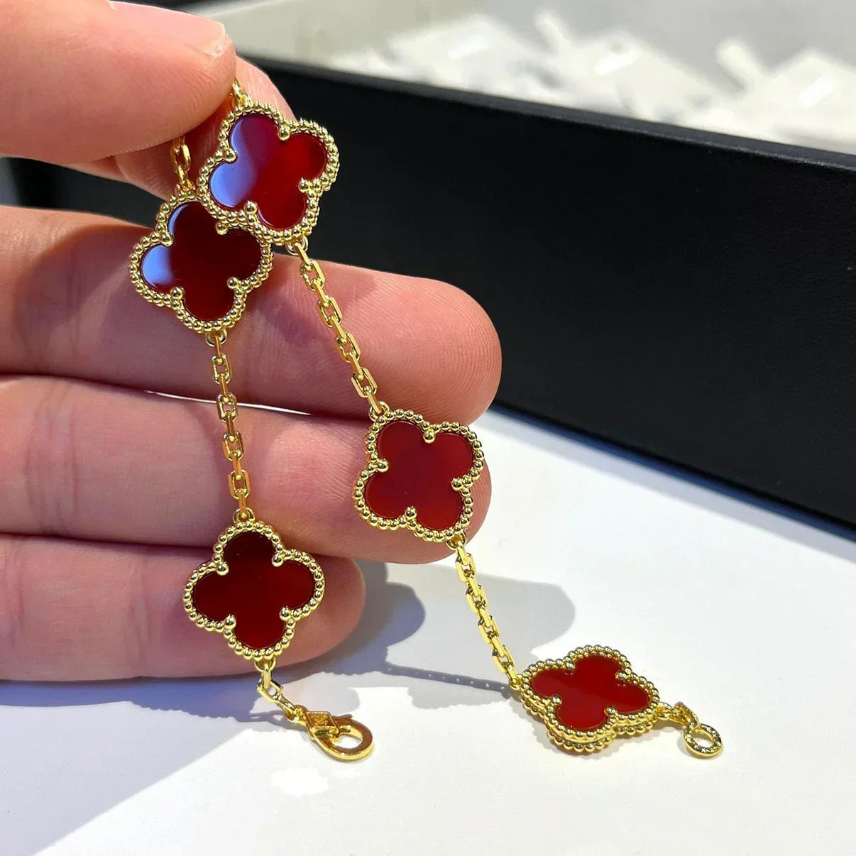 [⭐Luxery] CLOVER 5 MOTIF RED CORNELIAN BRACELET COLLECTION