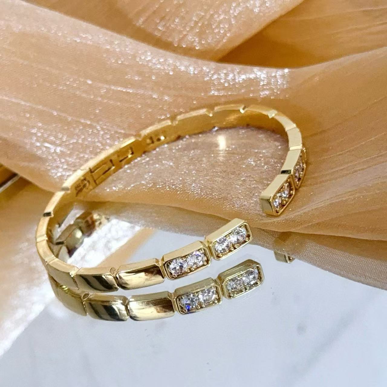 [⭐Luxery jewelrys]LOVE DIAMOND OPEN  BRACELET
