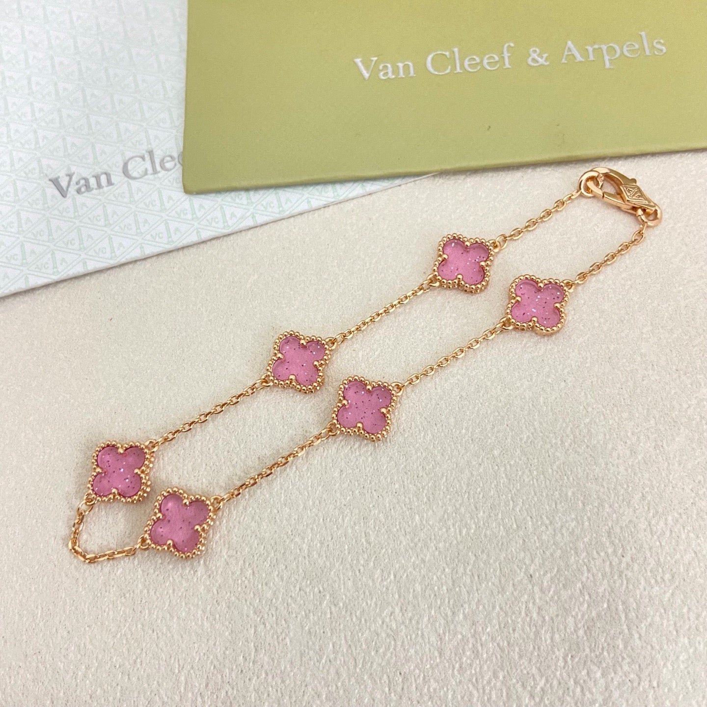 [⭐Luxery]2026 NEW CLOVER 6 MOTIF BUBBLE PINK ENAMEL BRACELET
