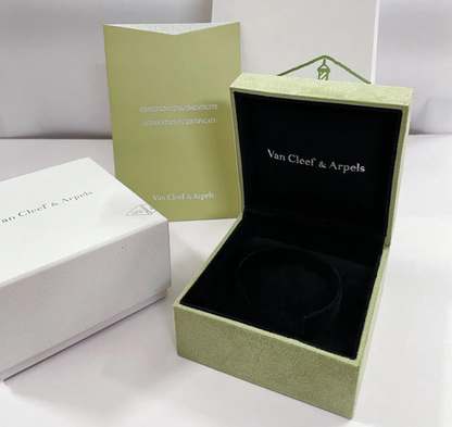 [⭐Luxery]CLOVER 15MM LASER NECKLACE AND BOX
