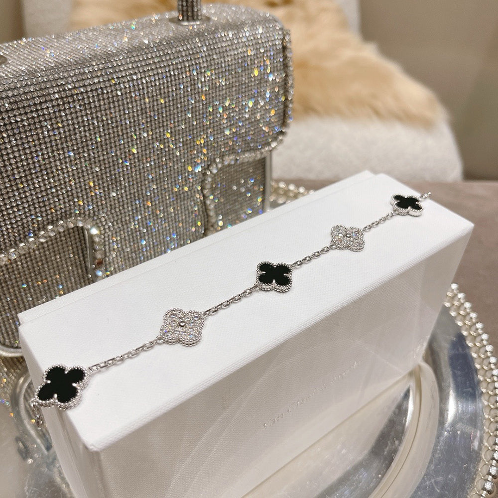 [⭐Luxery] CLOVER 5 MOTIF ONYXS BRACELET COLLECTION