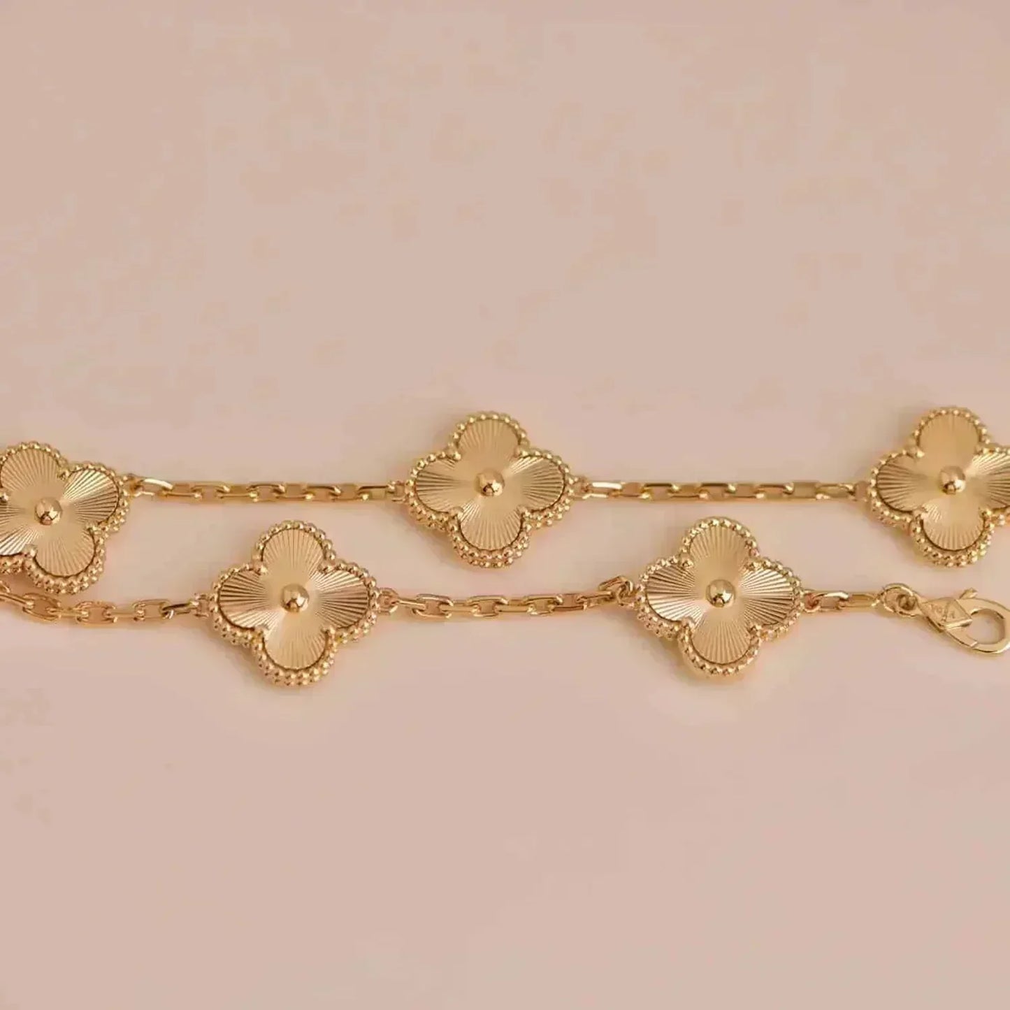 [⭐Luxery] CLOVER 5 MOTIF LASER BRACELET COLLECTION