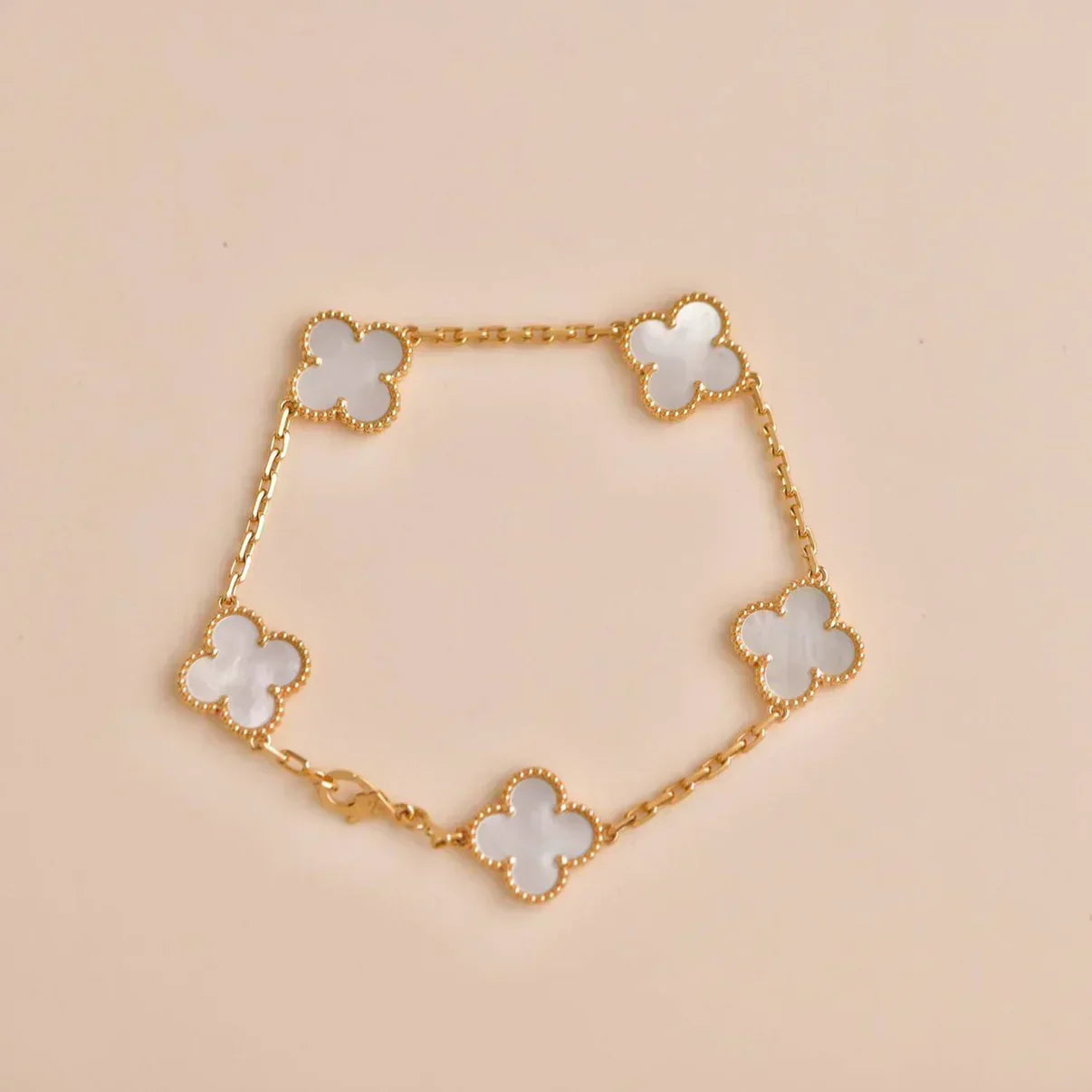 [⭐Luxery]CLOVER WHITE PEARL MOP 5 MOTIF BRACELET COLLECTION