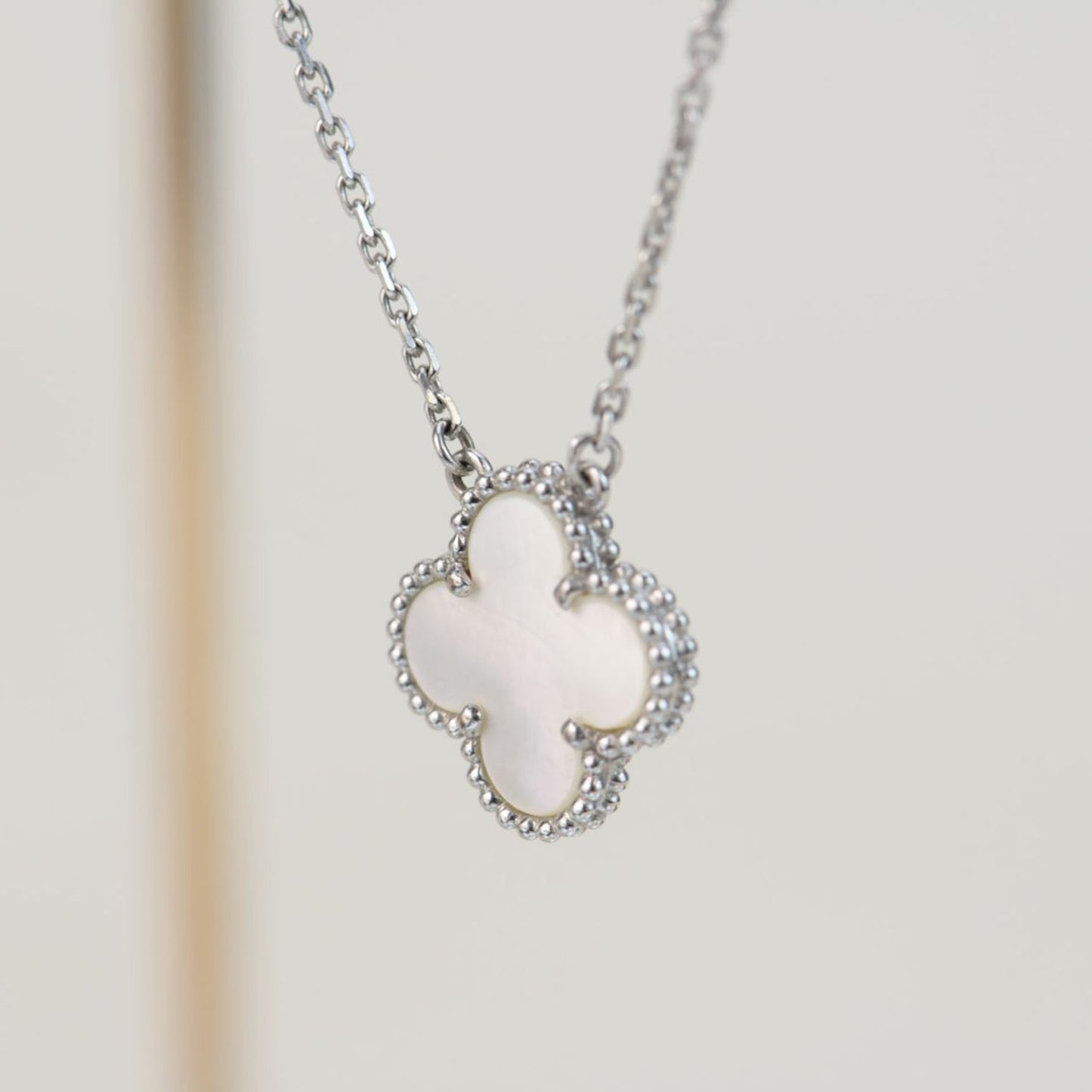 [⭐Luxery]CLOVER  15MM WHITE MOTHER-OF-PEARL SILVER