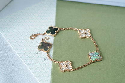 [⭐Luxery] CLOVER 5 MOTIF GRAY MOP BRACELET COLLECTION