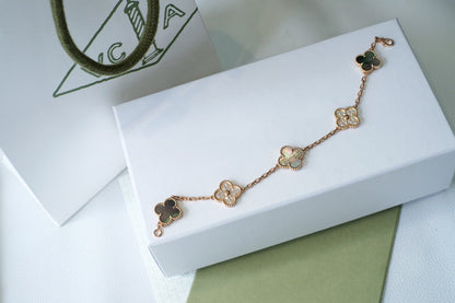 [⭐Luxery] CLOVER 5 MOTIF GRAY MOP BRACELET COLLECTION