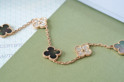 [⭐Luxery] CLOVER 5 MOTIF GRAY MOP BRACELET COLLECTION
