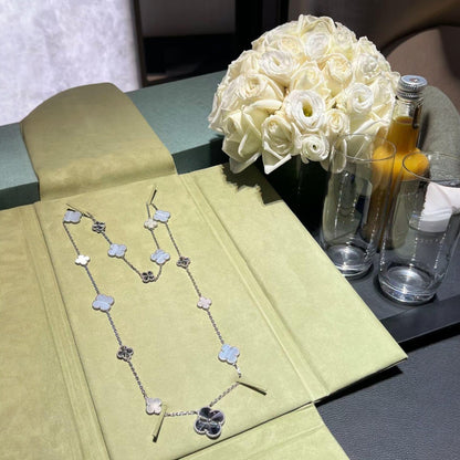 [⭐Luxery]DETACHABLE CLOVER 15(11+4) FLOWER SILVER NECKLACE SET