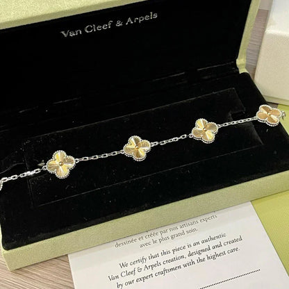 [⭐Luxery] CLOVER 5 MOTIF LASER BRACELET COLLECTION