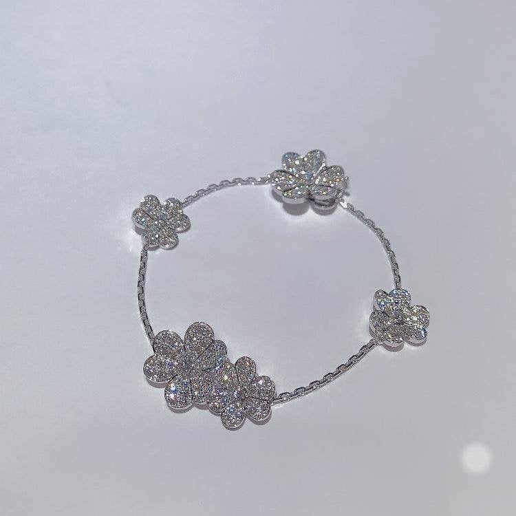 [⭐Luxery]FRIVOLE SILVER 5 FLOWERS BRACELET