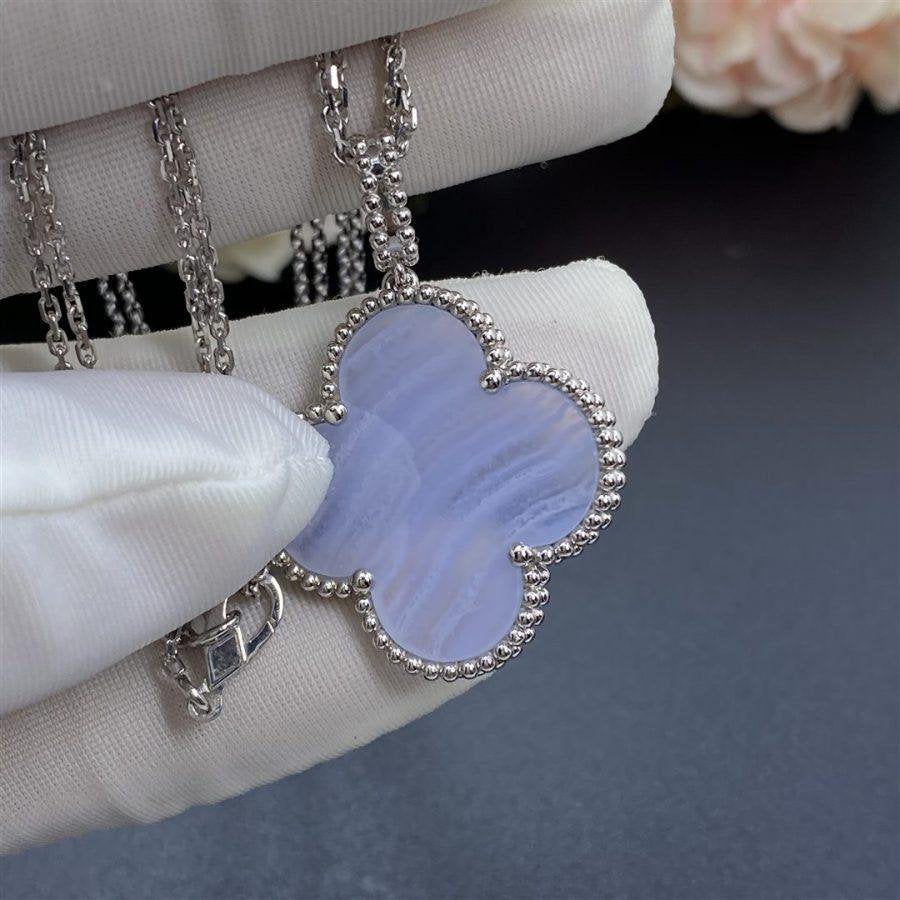 [⭐Luxery]CLOVER SILVER CHALCEDONY BIG CLOVER NECKLACE