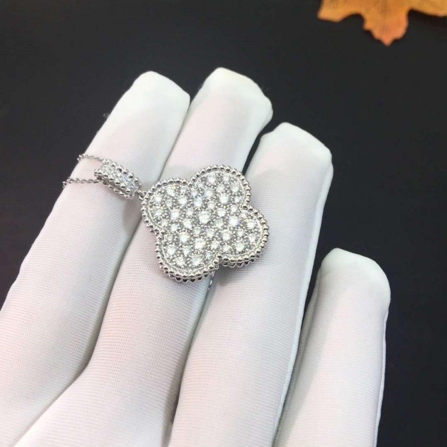 [⭐Luxery]CLOVER 25MM SILVER FULL DIAMOND BIG CLOVER NECKLACE