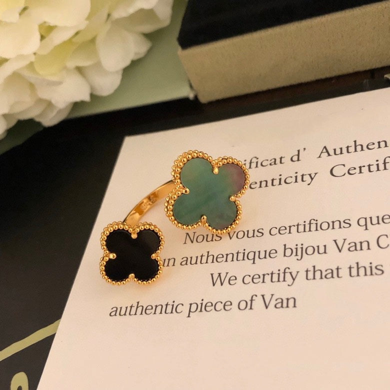 [⭐Luxery]CLOVER BETWEEN THE FINGER RING