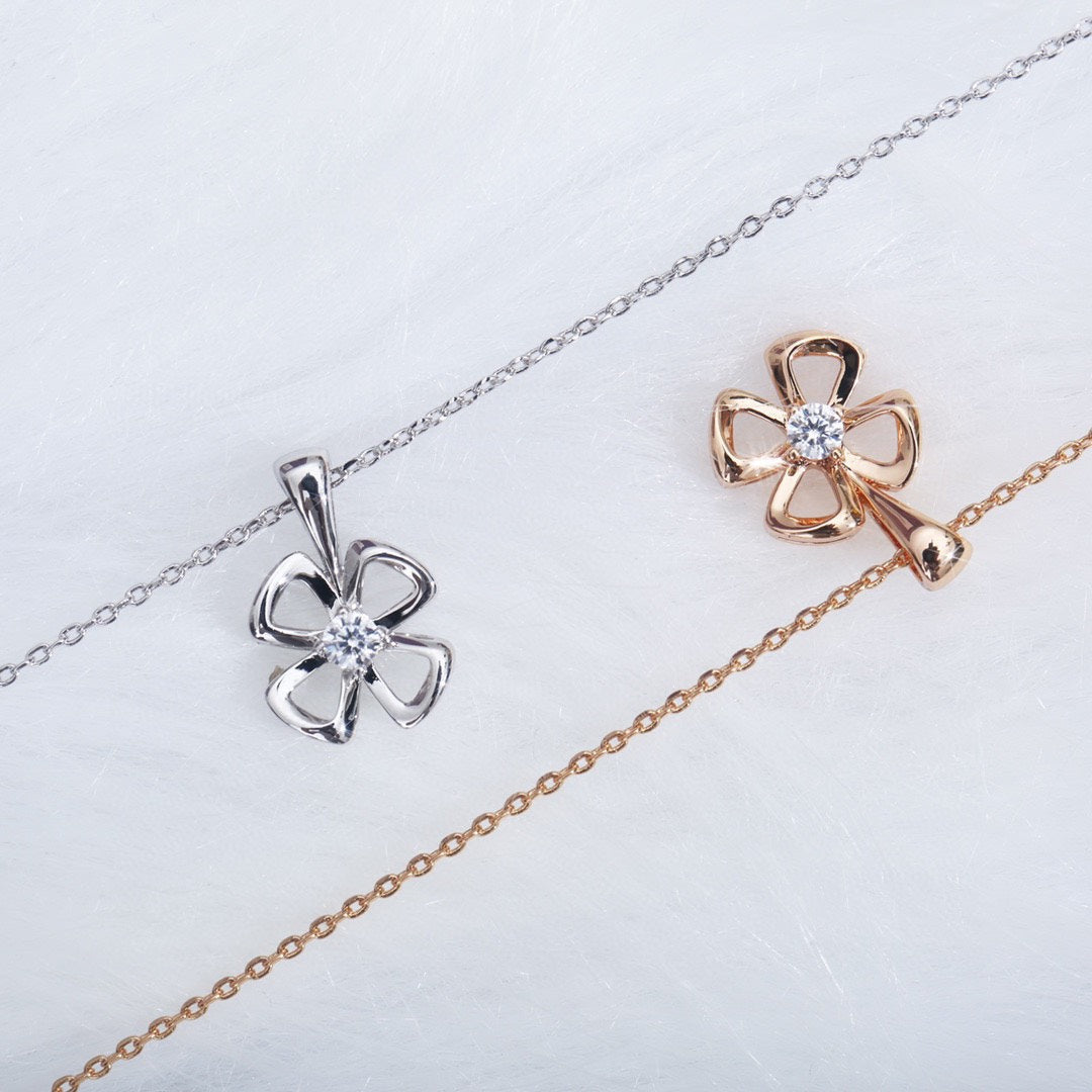 [⭐Luxery]FIOREVER NECKLACE DIAMOND CENTER