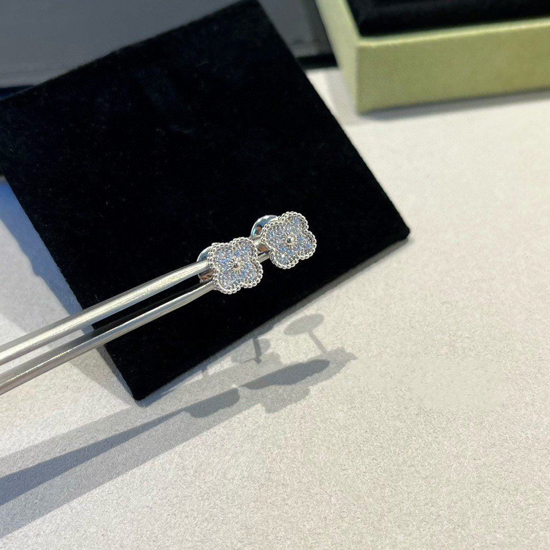 [⭐Luxery]CLOVER MINI DIAMOND STUD EARRINGS