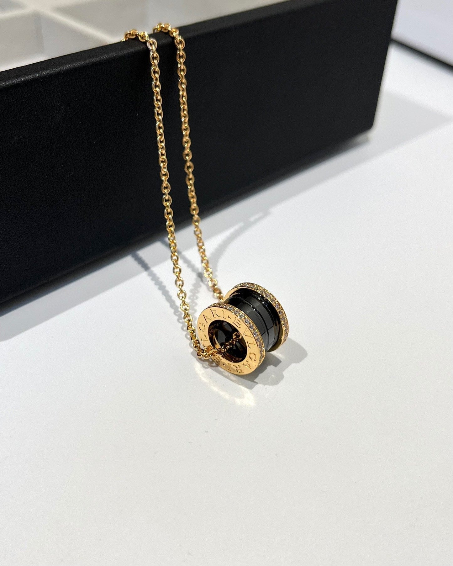 [⭐Luxery]ZERO 1 BLACK CERAMIC DIAMOND PINK GOLD NECKLACE