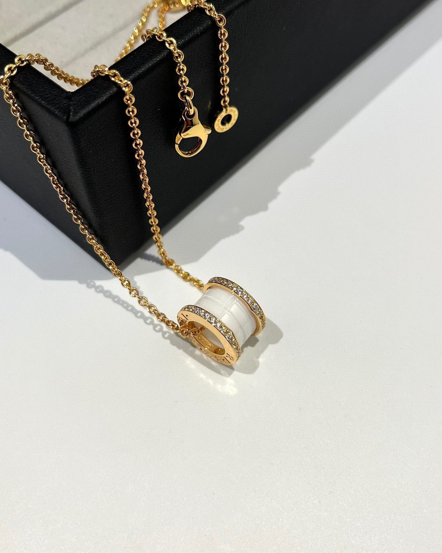 [⭐Luxery]ZERO 1 WHITE CERAMIC DIAMOND PINK GOLD NECKLACE